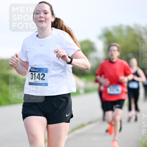 07.04.2024 - 43. Internationalen Wilhelmsburger Insellauf Dr. Thomas Lammeyer http://msf.ph/oto/6050031 07.04.2024 11:16:43 Laufen 3142 meine-sportfotos.de
