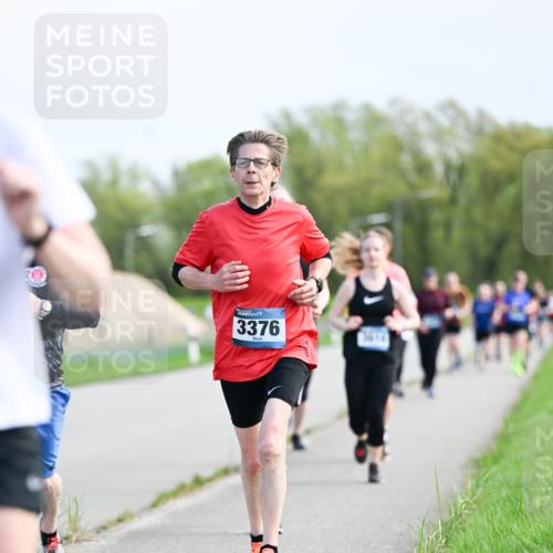 07.04.2024 - 43. Internationalen Wilhelmsburger Insellauf Dr. Thomas Lammeyer http://msf.ph/oto/6050034 07.04.2024 11:16:44 Laufen 3376 meine-sportfotos.de