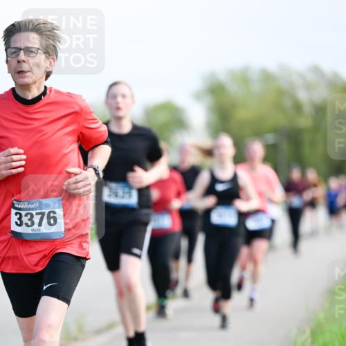 07.04.2024 - 43. Internationalen Wilhelmsburger Insellauf Dr. Thomas Lammeyer http://msf.ph/oto/6050043 07.04.2024 11:16:45 Laufen 3376 meine-sportfotos.de