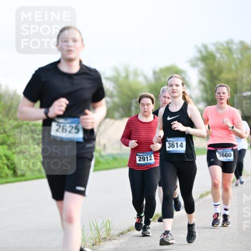 07.04.2024 - 43. Internationalen Wilhelmsburger Insellauf Dr. Thomas Lammeyer http://msf.ph/oto/6050045 07.04.2024 11:16:46 Laufen 2625, 2912, 3614, 3660 meine-sportfotos.de