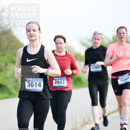 07.04.2024 - 43. Internationalen Wilhelmsburger Insellauf Dr. Thomas Lammeyer http://msf.ph/oto/6050058 07.04.2024 11:16:48 Laufen 3614, 2912, 3069, 3660 meine-sportfotos.de