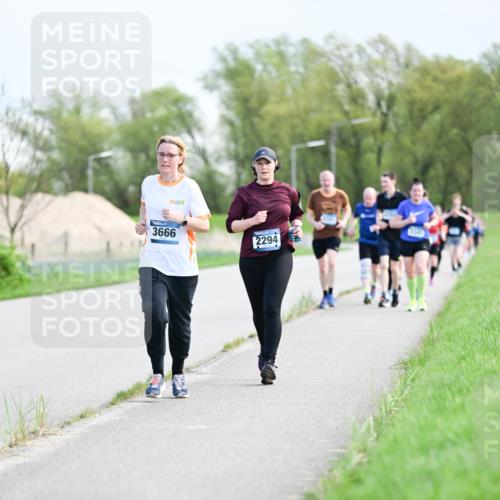 07.04.2024 - 43. Internationalen Wilhelmsburger Insellauf Dr. Thomas Lammeyer http://msf.ph/oto/6050069 07.04.2024 11:16:51 Laufen 3666, 2294 meine-sportfotos.de