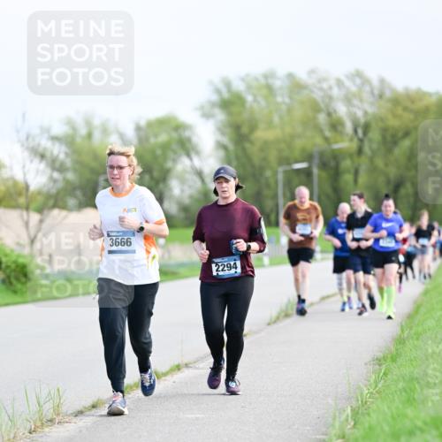 07.04.2024 - 43. Internationalen Wilhelmsburger Insellauf Dr. Thomas Lammeyer http://msf.ph/oto/6050072 07.04.2024 11:16:52 Laufen 3666, 2294 meine-sportfotos.de