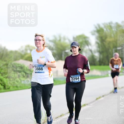 07.04.2024 - 43. Internationalen Wilhelmsburger Insellauf Dr. Thomas Lammeyer http://msf.ph/oto/6050083 07.04.2024 11:16:53 Laufen 3666, 2294 meine-sportfotos.de