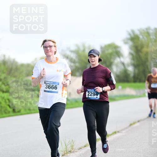 07.04.2024 - 43. Internationalen Wilhelmsburger Insellauf Dr. Thomas Lammeyer http://msf.ph/oto/6050085 07.04.2024 11:16:53 Laufen 3666, 2294 meine-sportfotos.de
