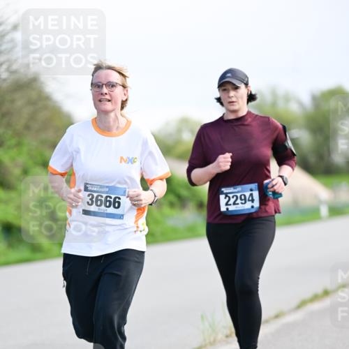 07.04.2024 - 43. Internationalen Wilhelmsburger Insellauf Dr. Thomas Lammeyer http://msf.ph/oto/6050090 07.04.2024 11:16:54 Laufen 43, 3666, 2294 meine-sportfotos.de