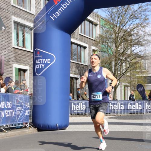 07.04.2024 - 43. Internationalen Wilhelmsburger Insellauf Strokosch-Dieckow http://msf.ph/oto/6050093 07.04.2024 11:17:58 Ziel 4217 meine-sportfotos.de