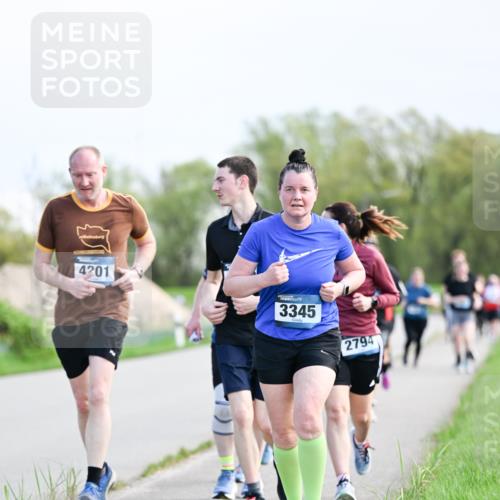 07.04.2024 - 43. Internationalen Wilhelmsburger Insellauf Dr. Thomas Lammeyer http://msf.ph/oto/6050108 07.04.2024 11:17:00 Laufen 4201, 3345, 2794 meine-sportfotos.de