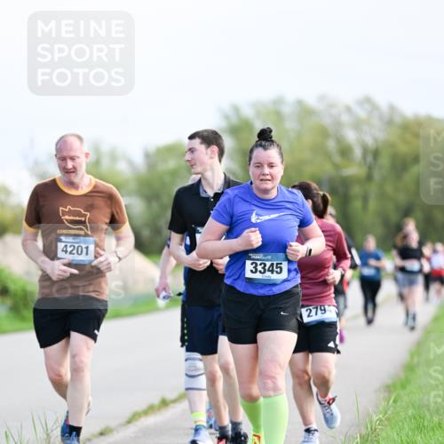 07.04.2024 - 43. Internationalen Wilhelmsburger Insellauf Dr. Thomas Lammeyer http://msf.ph/oto/6050109 07.04.2024 11:17:00 Laufen 4201, 3345, 2794 meine-sportfotos.de