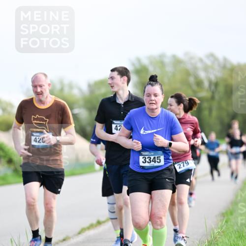 07.04.2024 - 43. Internationalen Wilhelmsburger Insellauf Dr. Thomas Lammeyer http://msf.ph/oto/6050110 07.04.2024 11:17:00 Laufen 420, 47, 3345, 279 meine-sportfotos.de