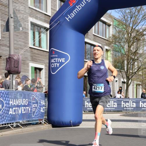 07.04.2024 - 43. Internationalen Wilhelmsburger Insellauf Strokosch-Dieckow http://msf.ph/oto/6050112 07.04.2024 11:17:58 Ziel 4217 meine-sportfotos.de