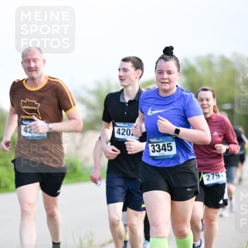 07.04.2024 - 43. Internationalen Wilhelmsburger Insellauf Dr. Thomas Lammeyer http://msf.ph/oto/6050117 07.04.2024 11:17:01 Laufen 42, 420, 3345, 2794 meine-sportfotos.de
