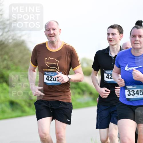 07.04.2024 - 43. Internationalen Wilhelmsburger Insellauf Dr. Thomas Lammeyer http://msf.ph/oto/6050119 07.04.2024 11:17:02 Laufen 420, 42, 3345 meine-sportfotos.de