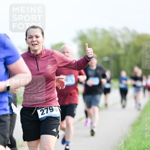 07.04.2024 - 43. Internationalen Wilhelmsburger Insellauf Dr. Thomas Lammeyer http://msf.ph/oto/6050122 07.04.2024 11:17:03 Laufen 2794 meine-sportfotos.de