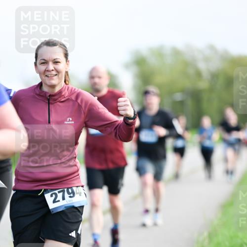07.04.2024 - 43. Internationalen Wilhelmsburger Insellauf Dr. Thomas Lammeyer http://msf.ph/oto/6050124 07.04.2024 11:17:03 Laufen 2794 meine-sportfotos.de