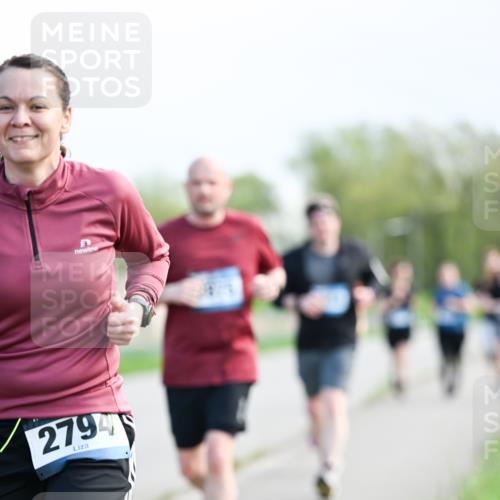 07.04.2024 - 43. Internationalen Wilhelmsburger Insellauf Dr. Thomas Lammeyer http://msf.ph/oto/6050126 07.04.2024 11:17:04 Laufen 2794 meine-sportfotos.de