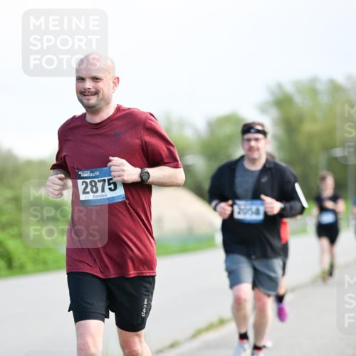 07.04.2024 - 43. Internationalen Wilhelmsburger Insellauf Dr. Thomas Lammeyer http://msf.ph/oto/6050131 07.04.2024 11:17:05 Laufen 43, 2875, 2054 meine-sportfotos.de