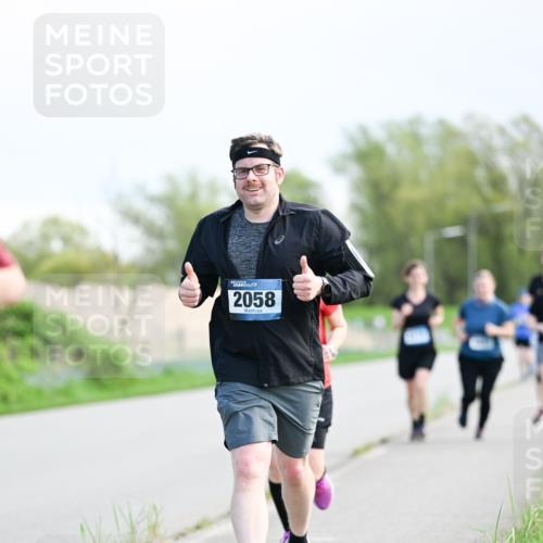 07.04.2024 - 43. Internationalen Wilhelmsburger Insellauf Dr. Thomas Lammeyer http://msf.ph/oto/6050136 07.04.2024 11:17:06 Laufen 2058 meine-sportfotos.de