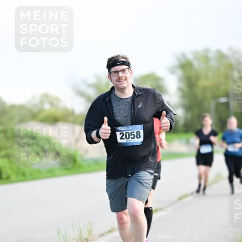 07.04.2024 - 43. Internationalen Wilhelmsburger Insellauf Dr. Thomas Lammeyer http://msf.ph/oto/6050138 07.04.2024 11:17:06 Laufen 2058 meine-sportfotos.de