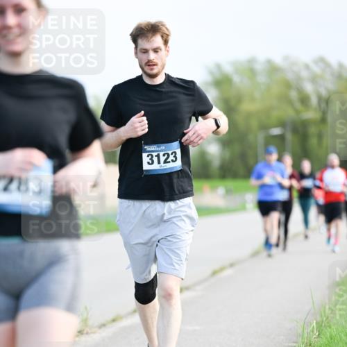 07.04.2024 - 43. Internationalen Wilhelmsburger Insellauf Dr. Thomas Lammeyer http://msf.ph/oto/6050180 07.04.2024 11:17:15 Laufen 283, 3123 meine-sportfotos.de