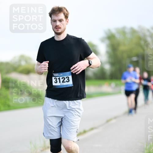 07.04.2024 - 43. Internationalen Wilhelmsburger Insellauf Dr. Thomas Lammeyer http://msf.ph/oto/6050184 07.04.2024 11:17:15 Laufen 3123 meine-sportfotos.de