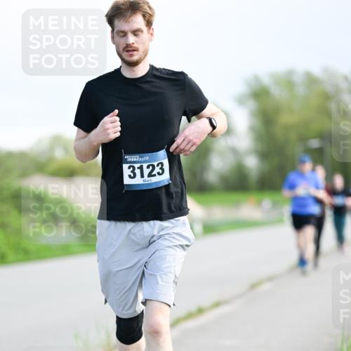 07.04.2024 - 43. Internationalen Wilhelmsburger Insellauf Dr. Thomas Lammeyer http://msf.ph/oto/6050185 07.04.2024 11:17:15 Laufen 3123 meine-sportfotos.de