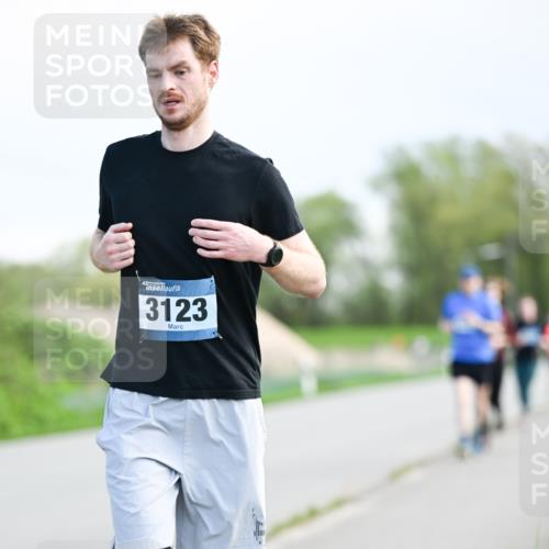 07.04.2024 - 43. Internationalen Wilhelmsburger Insellauf Dr. Thomas Lammeyer http://msf.ph/oto/6050187 07.04.2024 11:17:16 Laufen 3123 meine-sportfotos.de