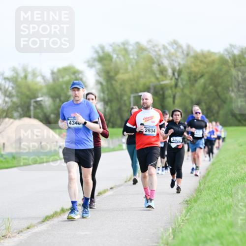 07.04.2024 - 43. Internationalen Wilhelmsburger Insellauf Dr. Thomas Lammeyer http://msf.ph/oto/6050193 07.04.2024 11:17:20 Laufen 434, 2934, 3800 meine-sportfotos.de