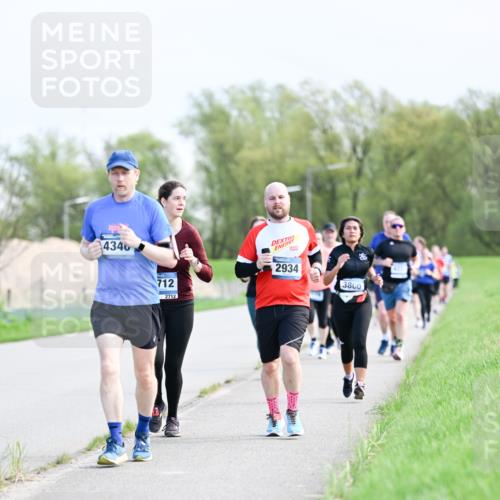 07.04.2024 - 43. Internationalen Wilhelmsburger Insellauf Dr. Thomas Lammeyer http://msf.ph/oto/6050198 07.04.2024 11:17:20 Laufen 4340, 712, 2712, 2934, 3800 meine-sportfotos.de