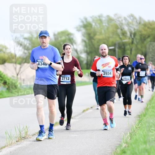 07.04.2024 - 43. Internationalen Wilhelmsburger Insellauf Dr. Thomas Lammeyer http://msf.ph/oto/6050200 07.04.2024 11:17:21 Laufen 4340, 2712, 2712, 2934, 3800 meine-sportfotos.de
