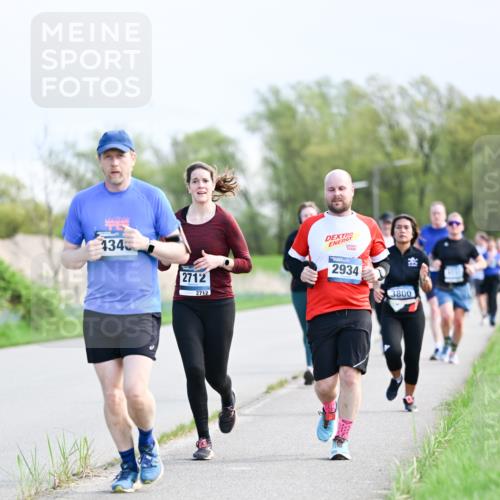 07.04.2024 - 43. Internationalen Wilhelmsburger Insellauf Dr. Thomas Lammeyer http://msf.ph/oto/6050202 07.04.2024 11:17:21 Laufen 434, 2712, 2712, 2934, 3800 meine-sportfotos.de