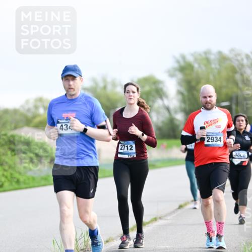 07.04.2024 - 43. Internationalen Wilhelmsburger Insellauf Dr. Thomas Lammeyer http://msf.ph/oto/6050204 07.04.2024 11:17:22 Laufen 434, 2712, 2712, 2934, 3800 meine-sportfotos.de