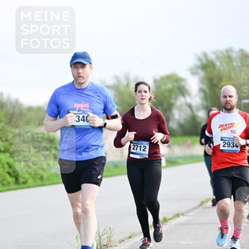 07.04.2024 - 43. Internationalen Wilhelmsburger Insellauf Dr. Thomas Lammeyer http://msf.ph/oto/6050206 07.04.2024 11:17:22 Laufen 340, 2712, 2712, 2934 meine-sportfotos.de