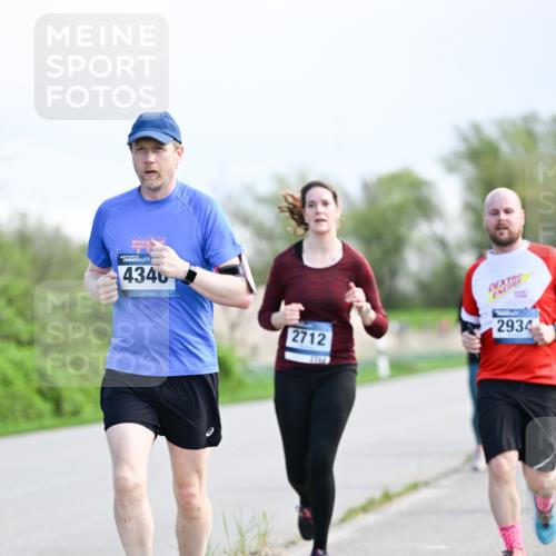 07.04.2024 - 43. Internationalen Wilhelmsburger Insellauf Dr. Thomas Lammeyer http://msf.ph/oto/6050208 07.04.2024 11:17:22 Laufen 4346, 2712, 2712, 2934 meine-sportfotos.de