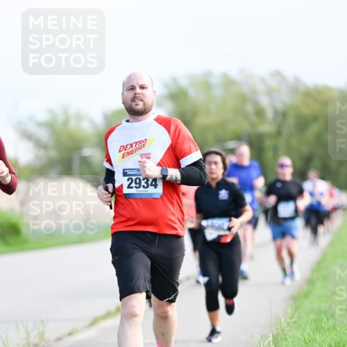 07.04.2024 - 43. Internationalen Wilhelmsburger Insellauf Dr. Thomas Lammeyer http://msf.ph/oto/6050216 07.04.2024 11:17:24 Laufen 2934 meine-sportfotos.de