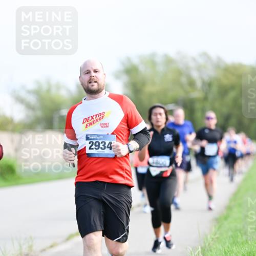 07.04.2024 - 43. Internationalen Wilhelmsburger Insellauf Dr. Thomas Lammeyer http://msf.ph/oto/6050217 07.04.2024 11:17:24 Laufen 2934 meine-sportfotos.de
