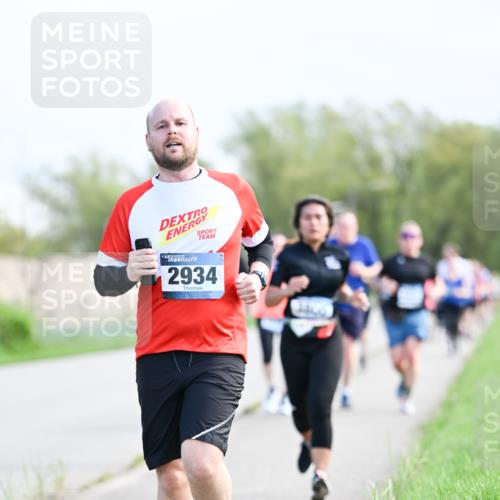 07.04.2024 - 43. Internationalen Wilhelmsburger Insellauf Dr. Thomas Lammeyer http://msf.ph/oto/6050218 07.04.2024 11:17:24 Laufen 2934 meine-sportfotos.de