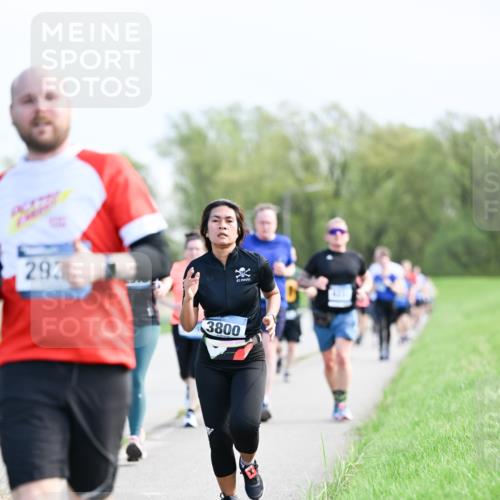 07.04.2024 - 43. Internationalen Wilhelmsburger Insellauf Dr. Thomas Lammeyer http://msf.ph/oto/6050220 07.04.2024 11:17:24 Laufen 293, 3800 meine-sportfotos.de