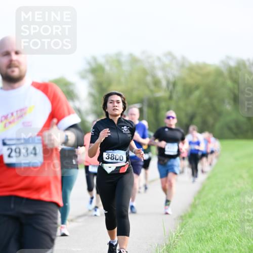 07.04.2024 - 43. Internationalen Wilhelmsburger Insellauf Dr. Thomas Lammeyer http://msf.ph/oto/6050221 07.04.2024 11:17:25 Laufen 2934, 3800 meine-sportfotos.de