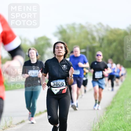 07.04.2024 - 43. Internationalen Wilhelmsburger Insellauf Dr. Thomas Lammeyer http://msf.ph/oto/6050225 07.04.2024 11:17:25 Laufen 2918, 3800 meine-sportfotos.de