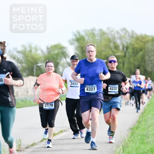 07.04.2024 - 43. Internationalen Wilhelmsburger Insellauf Dr. Thomas Lammeyer http://msf.ph/oto/6050235 07.04.2024 11:17:27 Laufen 8, 2178, 3431, 4327, 4237, 4237 meine-sportfotos.de