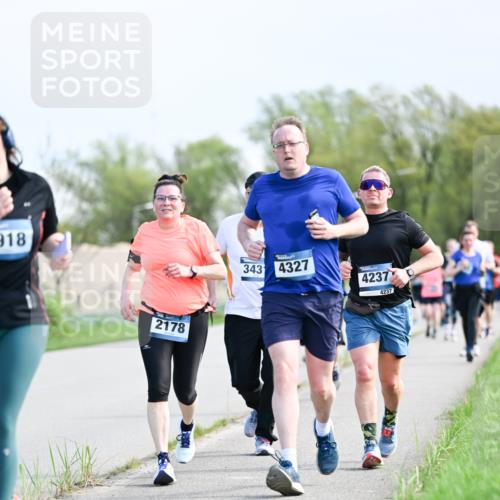 07.04.2024 - 43. Internationalen Wilhelmsburger Insellauf Dr. Thomas Lammeyer http://msf.ph/oto/6050237 07.04.2024 11:17:28 Laufen 918, 2178, 343, 4327, 42379, 4237 meine-sportfotos.de