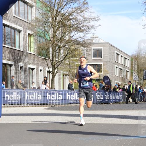 07.04.2024 - 43. Internationalen Wilhelmsburger Insellauf Strokosch-Dieckow http://msf.ph/oto/6050238 07.04.2024 11:17:57 Ziel 4217 meine-sportfotos.de