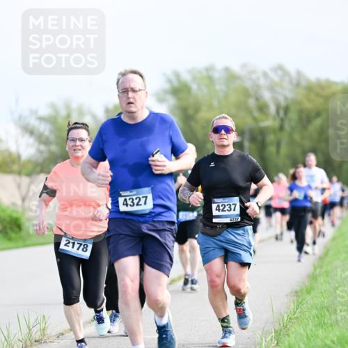 07.04.2024 - 43. Internationalen Wilhelmsburger Insellauf Dr. Thomas Lammeyer http://msf.ph/oto/6050242 07.04.2024 11:17:29 Laufen 2178, 4327, 4237, 4237 meine-sportfotos.de