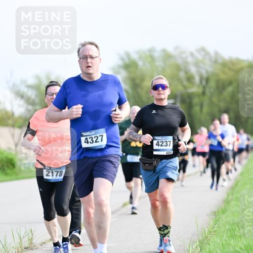 07.04.2024 - 43. Internationalen Wilhelmsburger Insellauf Dr. Thomas Lammeyer http://msf.ph/oto/6050243 07.04.2024 11:17:29 Laufen 2178, 4327, 4237, 4237 meine-sportfotos.de