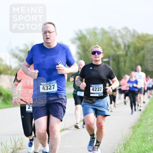 07.04.2024 - 43. Internationalen Wilhelmsburger Insellauf Dr. Thomas Lammeyer http://msf.ph/oto/6050245 07.04.2024 11:17:29 Laufen 21, 4327, 4237, 4237 meine-sportfotos.de