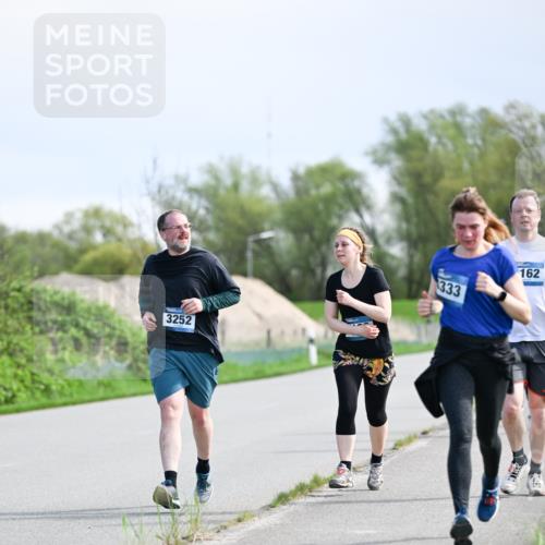 07.04.2024 - 43. Internationalen Wilhelmsburger Insellauf Dr. Thomas Lammeyer http://msf.ph/oto/6050271 07.04.2024 11:17:35 Laufen 3252, 333, 162 meine-sportfotos.de