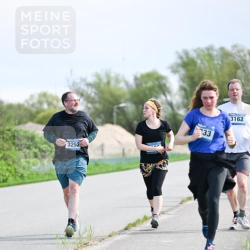 07.04.2024 - 43. Internationalen Wilhelmsburger Insellauf Dr. Thomas Lammeyer http://msf.ph/oto/6050274 07.04.2024 11:17:36 Laufen 3252, 33, 3162 meine-sportfotos.de