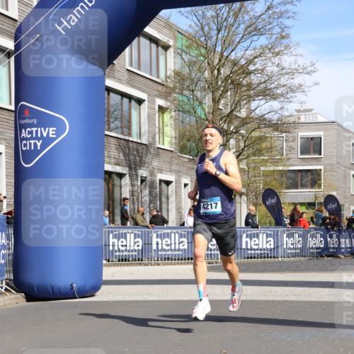 07.04.2024 - 43. Internationalen Wilhelmsburger Insellauf Strokosch-Dieckow http://msf.ph/oto/6050278 07.04.2024 11:17:58 Ziel 4217 meine-sportfotos.de
