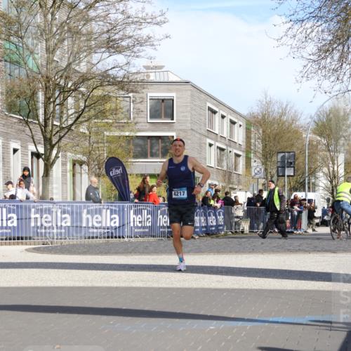 07.04.2024 - 43. Internationalen Wilhelmsburger Insellauf Strokosch-Dieckow http://msf.ph/oto/6050285 07.04.2024 11:17:57 Ziel 4217 meine-sportfotos.de